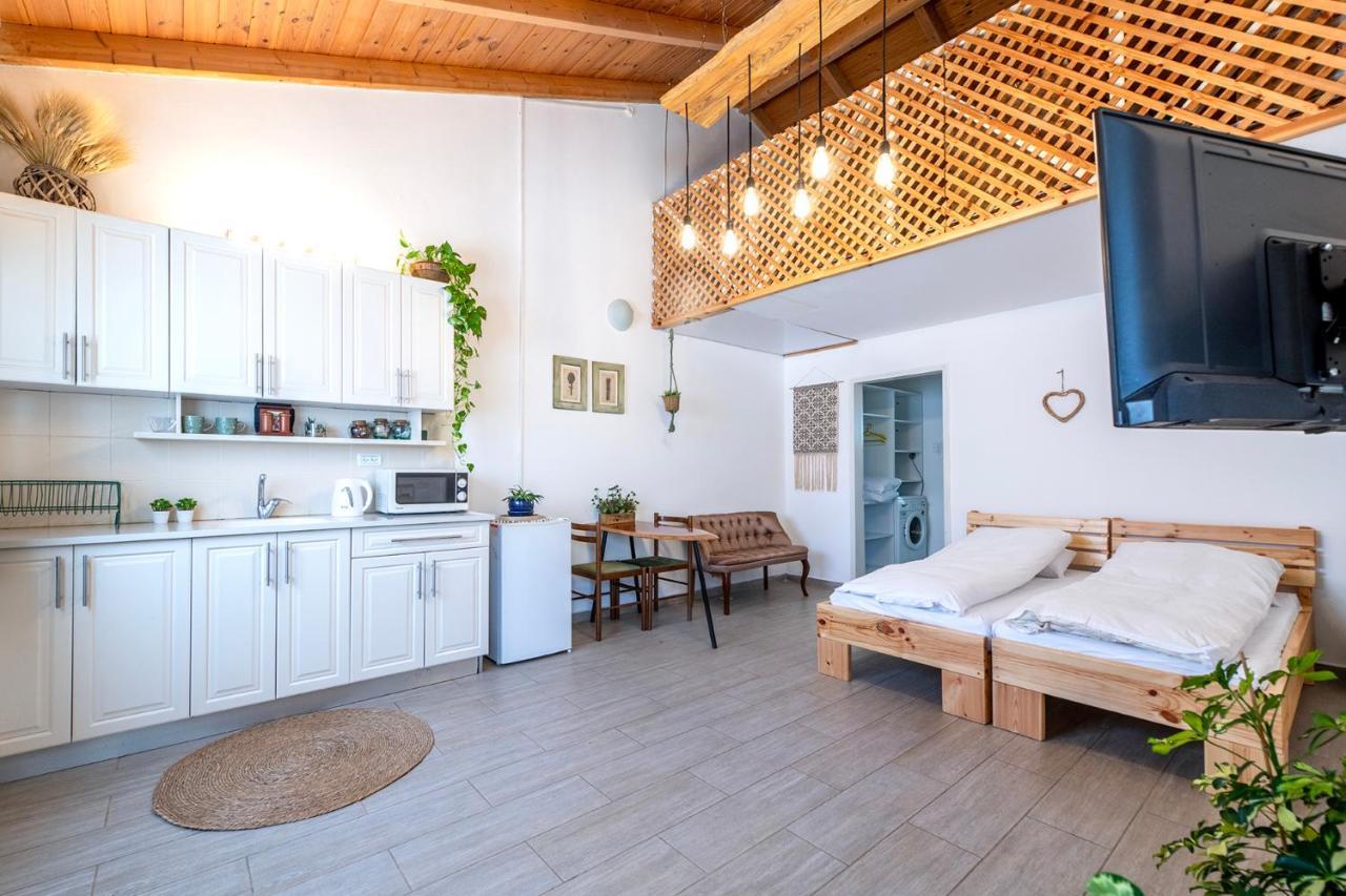 רז אירוח ברמה Villa Qaşrīn Dış mekan fotoğraf